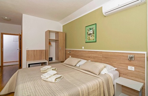 Ostarski Stanovi Bed & Breakfast | Tourist center Marko