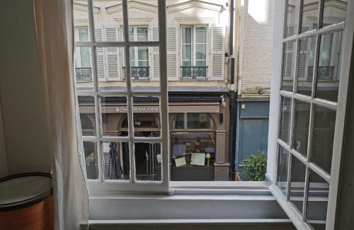 Garches Apartment | Tower eiffel Magnificent apartment center Paris