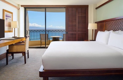 Kaanapali House | Tower Ocean Front Room King at Royal Lahaina Resort