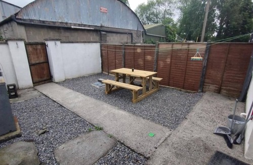 Muine Bheag House | Town Centre 2-bedroom house with WiFi in Muine Bheag