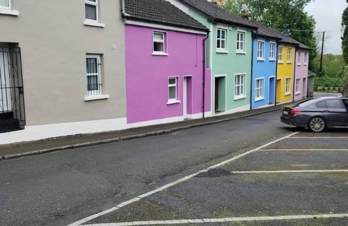 Muine Bheag House | Town Centre 2-bedroom house with WiFi in Muine Bheag