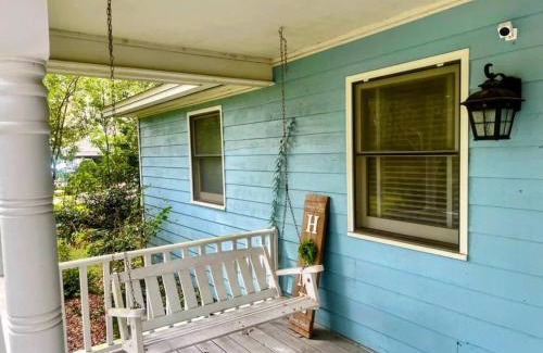 Tallahassee House | Town & Country Getaway