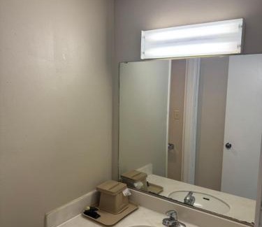 Clinton Hotel | Town & Country Motel
