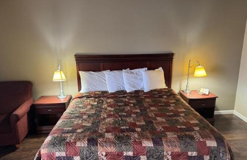 Clinton Hotel | Town & Country Motel
