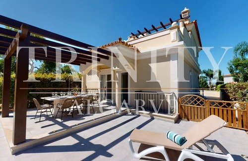 Cerro do Mocho House | Town House, 5 bedroom, WIFI, UK TV.