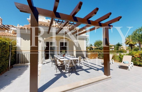 Cerro do Mocho House | Town House, 5 bedroom, WIFI, UK TV.