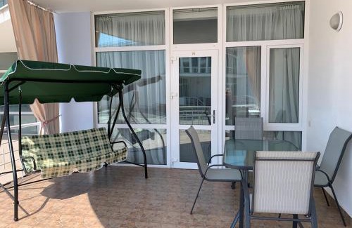 Karolino-Bugaz Apartment | Town-house Golden Bugaz
