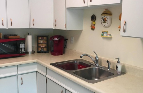 Ketchikan Apartment | Town/Park District 🌙 Suite Dreams Inn Ketchikan