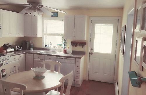 Bridgehampton Cottage | Town walking distance-Bridgehampton Cottage