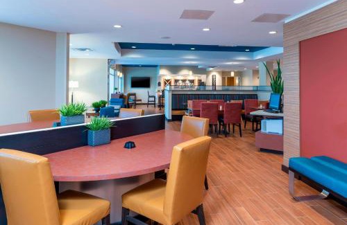 Jeffersonville Hotel | TownePlace Suites by Marriott Louisville North