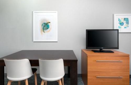Cheektowaga Hotel | TownePlace Suites Buffalo Airport