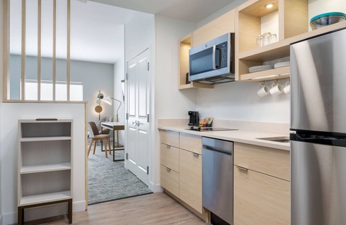 Brunswick Hotel | Towneplace Suites by Marriott Brunswick