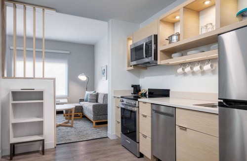 Brunswick Hotel | Towneplace Suites by Marriott Brunswick