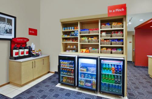 Brookfield Hotel | TownePlace Suites by Marriott Brookfield