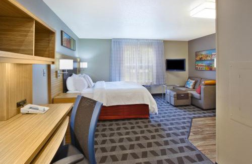 Brookfield Hotel | TownePlace Suites by Marriott Brookfield
