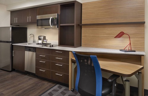 Durham Region Hotel | TownePlace Suites by Marriott Oshawa