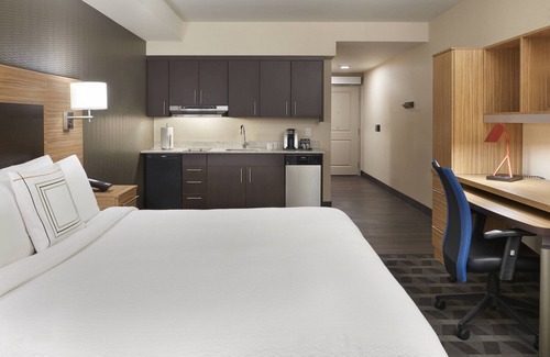 Durham Region Hotel | TownePlace Suites by Marriott Oshawa