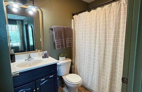 Sevierville House | Townhome kids&pet friendly,Hot Tub,acrade,close to Dollywood, August SPECIAL!