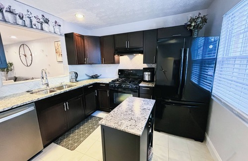 Clarkdale Condo | Townhome Oasis, Townhome Oasis: Main Station Stay