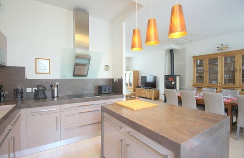 Serris House | Townhouse 10pax Disneyland Val d'Europe (ELBE 4)