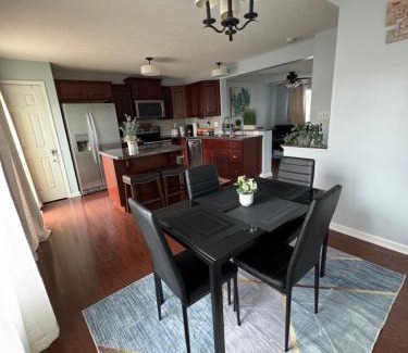 Bridgeport Apartment | Townhouse Bridgeport Close UHC,FBI,Bridge complex
