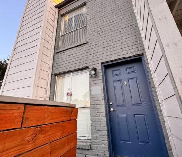 Woodlake - Briar Meadow Apartment | Townhouse by Oasis Retreats