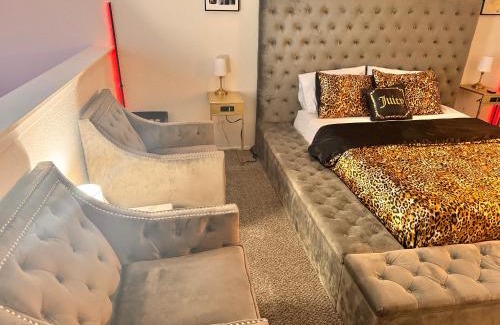 Woodlake - Briar Meadow Apartment | Townhouse by Oasis Retreats