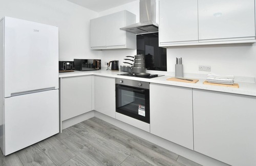 Hanley House | Townhouse @ Eastwood Pl - Double Room with TV
