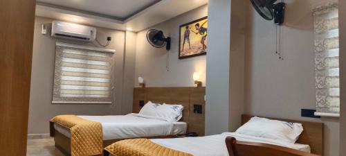 Potheri Hotel | Townhouse Guduvancheri Junction Formerly Zafe Commercial