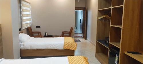 Potheri Hotel | Townhouse Guduvancheri Junction Formerly Zafe Commercial