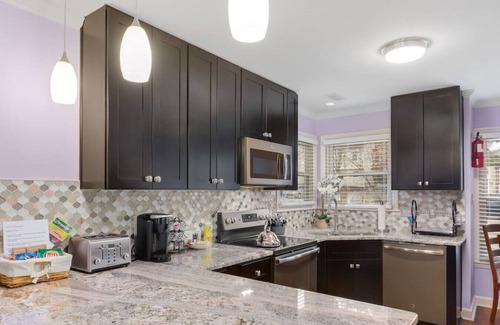 Northeast Raleigh House | Townhouse that is minutes from Downtown Raleigh