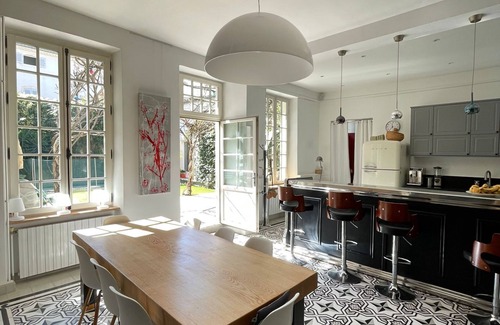 Cadereau House | TOWNHOUSE WITH SWIMMINGPOOL - Country living in the city