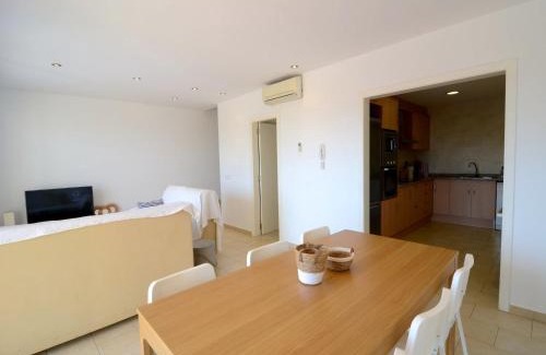 L'Estartit House | Townhouse with Waterfront Views near Beach