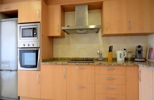 L'Estartit House | Townhouse with Waterfront Views near Beach