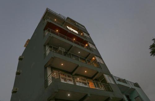 Sector 49 Hotel | Townhouse Zodiac Near Botanic Garden of Indian Republic