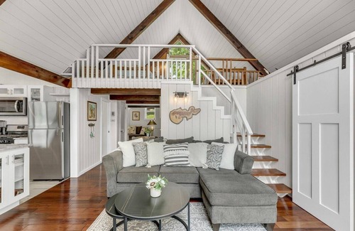 Lakeview House | Townline Lake | Lake Front | 3 bed | 1 Bath