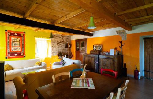 Toano Apartment | Tra Emilia e Toscana - Country Retreat & Outdoor