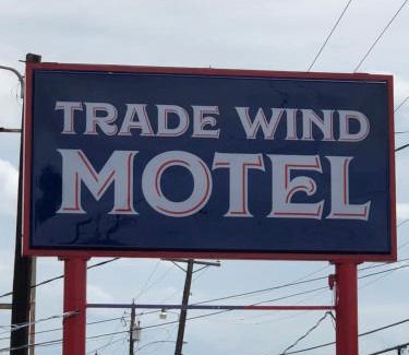 Jacksonville Hotel | Trade Wind Motel