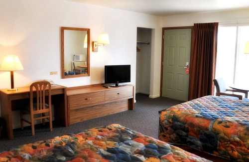 Valentine Hotel | Trade Winds Motel