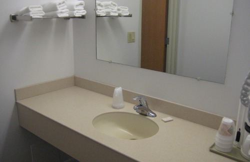 Valentine Hotel | Trade Winds Motel