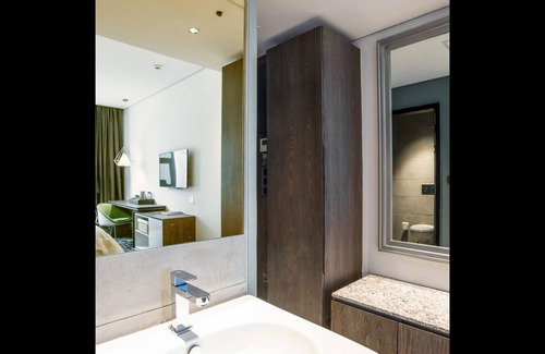 Gigiri Bed & Breakfast | Trademark Hotel, Trademark Suite Double Room in Nairobi no006