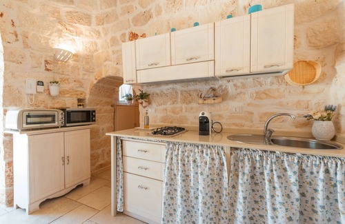 San Michele Salentino Villa | Traditional Holiday Home Trullo Milù with WiFi, Air Conditioning