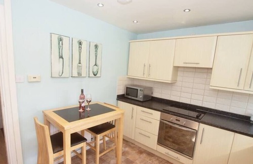 Chapeltown House | Traditional 3BD Family Home in Sheffield