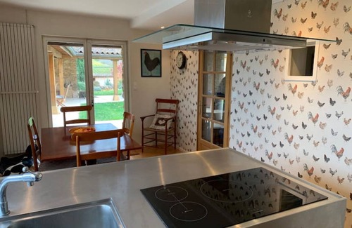 Charnay House | Traditional Beaujolais farmhouse with Private Pool - sleeps 8