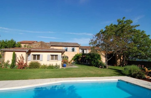 Charnay House | Traditional Beaujolais farmhouse with Private Pool - sleeps 8
