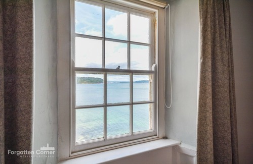 Kingsand Cottage | Traditional Cornish Cottage On The Beach - 3 Bed