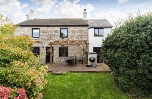 Saint Erth Praze Cottage | Traditional Cornish Cottage in the Countryside.