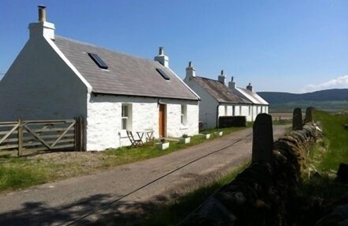 Tarbert Cottage | Traditional Cottage In A Beautiful Peaceful Location Close To The Sea
