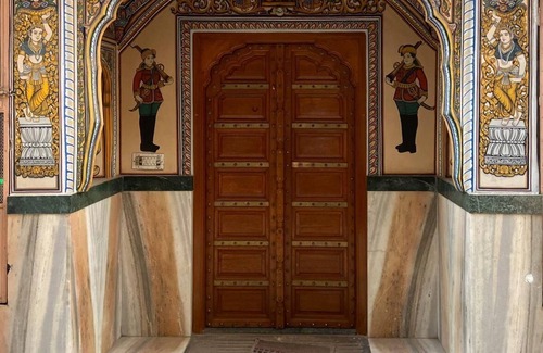 Pink City House | Traditional courtyard Haveli near historic places and in heart of the pink city