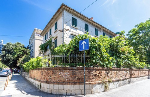 Bacvice Apartment | Traditional Dalmatian apt., 3 min walk to beach
